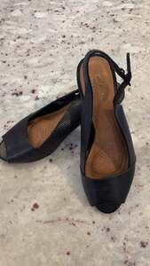 Clarks Heavenly Leah Women Leather Pumps